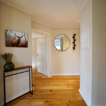 Edler Wohnraum Noble Stadtoase Mit Boxspringbett, Kaffeevollautomat & Parkplatz Zwickau