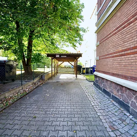 Apartamento Edler Wohnraum Luxus-apartment Mit Designer-bad, Boxspringbett, Bosch-kaffeevollautomat, Carport & Wlan 542 Mbps Zwickau