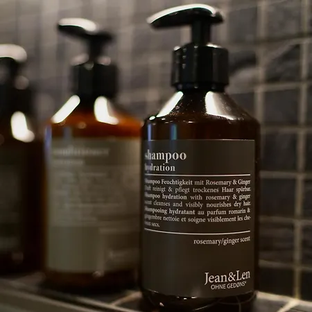 Edler Wohnraum Noble Stadtoase Mit Boxspringbett, Kaffeevollautomat&parkplatz Apartment