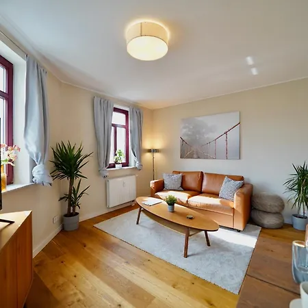 Apartment Edler Wohnraum Noble Stadtoase Mit Boxspringbett, Kaffeevollautomat & Parkplatz