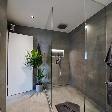 Appartement Edler Wohnraum Luxus-apartment Mit Designer-bad, Boxspringbett, Bosch-kaffeevollautomat, Carport & Wlan 542 Mbps *