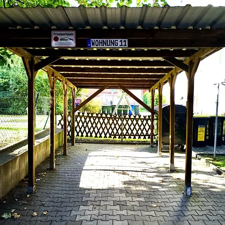 Edler Wohnraum Noble Stadtoase Mit Boxspringbett, Kaffeevollautomat & Parkplatz