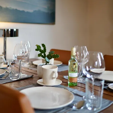 Edler Wohnraum Luxus-apartment Mit Designer-bad, Boxspringbett, Bosch-kaffeevollautomat, Carport & Wlan 542 Mbps Apartamento