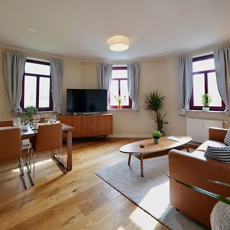 Edler Wohnraum Noble Stadtoase Mit Boxspringbett, Kaffeevollautomat & Parkplatz Apartment *