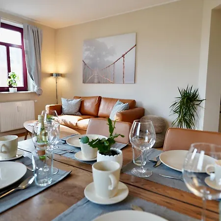 Edler Wohnraum Luxus-apartment Mit Designer-bad, Boxspringbett, Bosch-kaffeevollautomat, Carport & Wlan 542 Mbps Appartement *